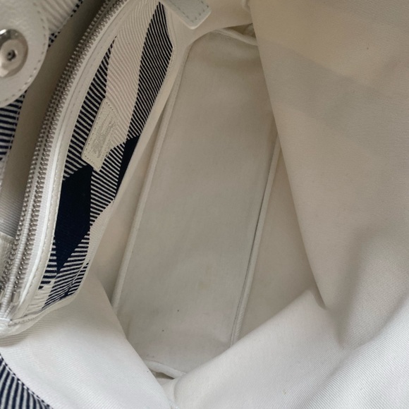 Burberry Heart Canvas Tote - Picture 4 of 7